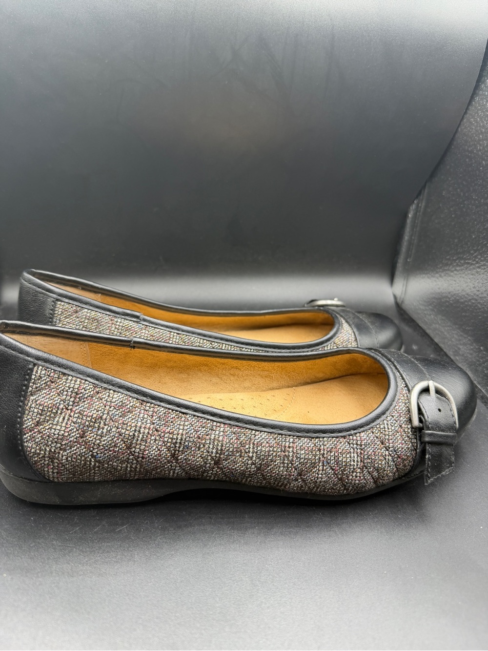 Classic Women's Tweed Ballet Flats in Black
